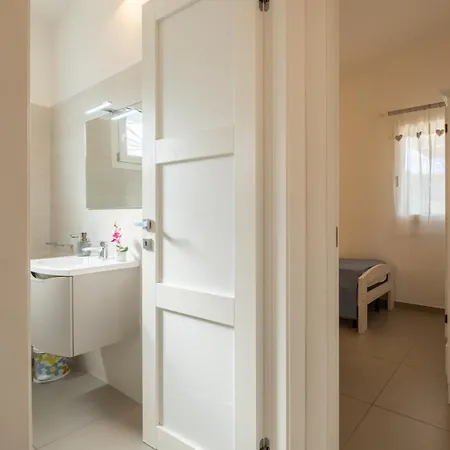 Dreamy - Elegante A 3 Minuti A Piedi Dal Mare- Wi-fi E Parcheggio Privato Vila *